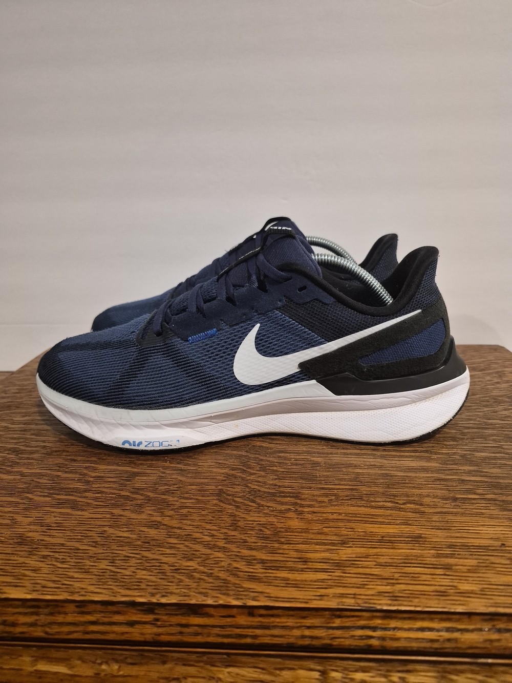 Nike Air Zoom Structure 25 'Midnight Navy Platinum' Running Shoes
Mens Size 10.5